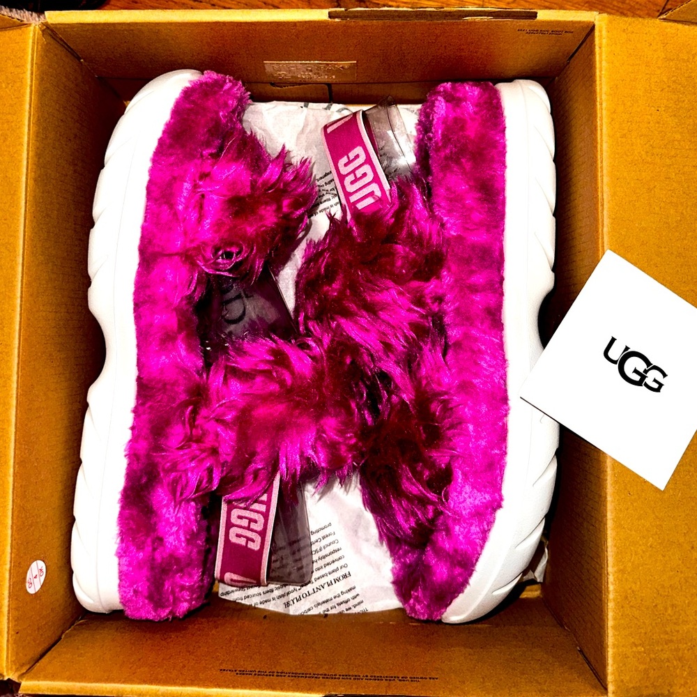 UGG FLUFF SUGAR SANDAL WOMENS SIZE 12 BRAND NEW